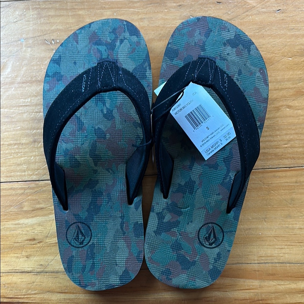 Volcom Black and Green Slippers Casual Comfort